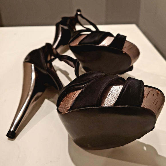 Marciano Black Satin Heel Size 6 - Picture 2 of 3